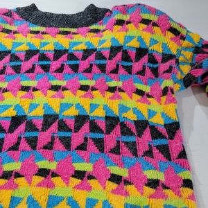 Funky 80s Kitty Hawk sweater, bright geometric pattern. Sw 33